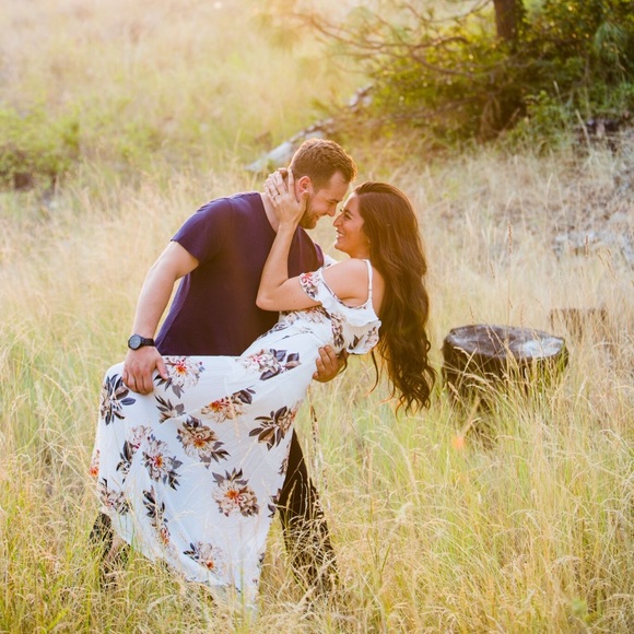 Meet your Posher, Julie - Picture 1 of 1